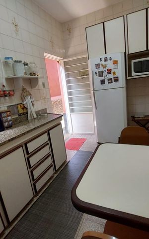 Casa à venda com 193m², 5 quartos e 2 vagas Casa à venda com 193m², 5 quartos e 2 vagascozinha