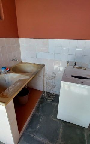 Casa à venda com 193m², 5 quartos e 2 vagas Casa à venda com 193m², 5 quartos e 2 vagasLavanderia