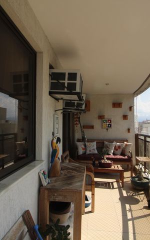 Apartamento à venda com 94m², 3 quartos e 2 vagasVaranda