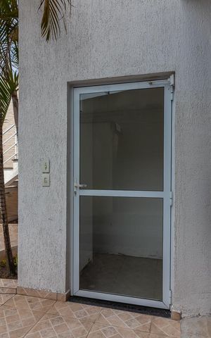 Casa de condomínio à venda com 67m², 2 quartos e 1 vagaElevador
