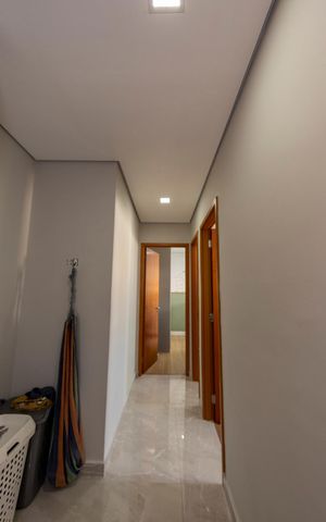 Casa de condomínio à venda com 147m², 3 quartos e 2 vagas Casa de condomínio à venda com 147m², 3 quartos e 2 vagasCorredor dos quartos