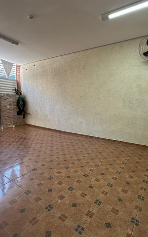 Casa à venda com 342m², 3 quartos e 4 vagas Casa à venda com 342m², 3 quartos e 4 vagasGaragem