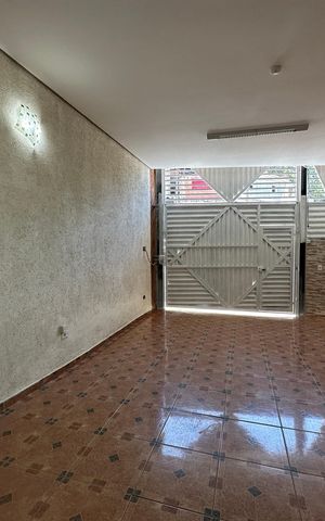 Casa à venda com 342m², 3 quartos e 4 vagas Casa à venda com 342m², 3 quartos e 4 vagasGaragem