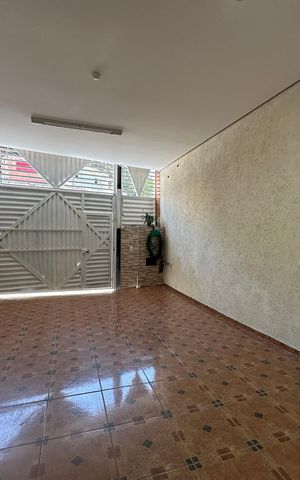 Casa à venda com 342m², 3 quartos e 4 vagas Casa à venda com 342m², 3 quartos e 4 vagasGaragem
