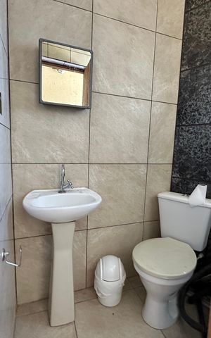 Casa à venda com 342m², 3 quartos e 4 vagas Casa à venda com 342m², 3 quartos e 4 vagasBanheiro