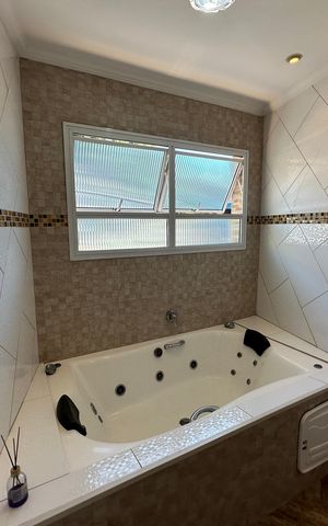 Casa à venda com 342m², 3 quartos e 4 vagas Casa à venda com 342m², 3 quartos e 4 vagasBanheiro da Suíte 3