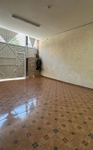 Casa à venda com 342m², 3 quartos e 4 vagas Casa à venda com 342m², 3 quartos e 4 vagasGaragem