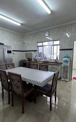 Casa à venda com 342m², 3 quartos e 4 vagas Casa à venda com 342m², 3 quartos e 4 vagasCozinha