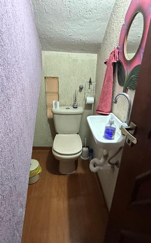 Casa à venda com 342m², 3 quartos e 4 vagas Casa à venda com 342m², 3 quartos e 4 vagasLavabo