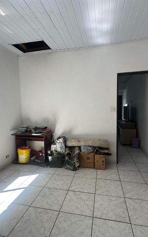 Casa à venda com 342m², 3 quartos e 4 vagas Casa à venda com 342m², 3 quartos e 4 vagasEscritório 1