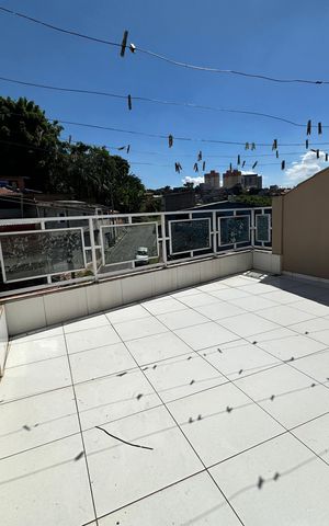 Casa à venda com 342m², 3 quartos e 4 vagas Casa à venda com 342m², 3 quartos e 4 vagasVaranda
