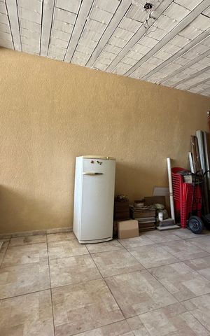 Casa à venda com 342m², 3 quartos e 4 vagas Casa à venda com 342m², 3 quartos e 4 vagasQuintal