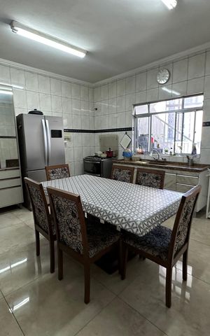 Casa à venda com 342m², 3 quartos e 4 vagas Casa à venda com 342m², 3 quartos e 4 vagasCozinha