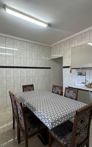 Casa à venda com 342m², 3 quartos e 4 vagas Casa à venda com 342m², 3 quartos e 4 vagasCozinha