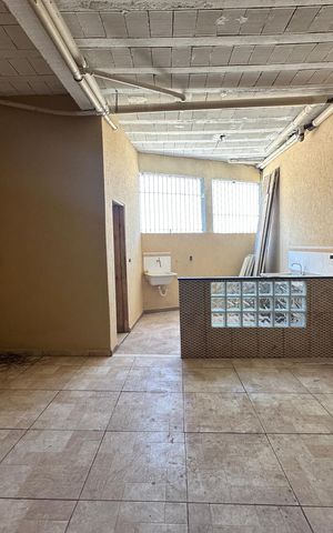 Casa à venda com 342m², 3 quartos e 4 vagas Casa à venda com 342m², 3 quartos e 4 vagasQuintal