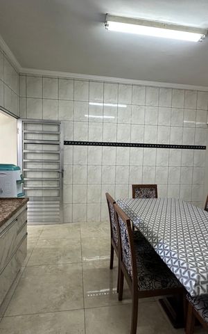 Casa à venda com 342m², 3 quartos e 4 vagas Casa à venda com 342m², 3 quartos e 4 vagasCozinha