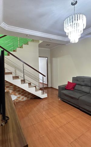 Casa à venda com 342m², 3 quartos e 4 vagas Casa à venda com 342m², 3 quartos e 4 vagasSala