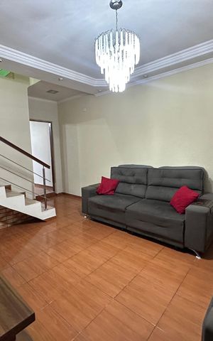 Casa à venda com 342m², 3 quartos e 4 vagas Casa à venda com 342m², 3 quartos e 4 vagasSala