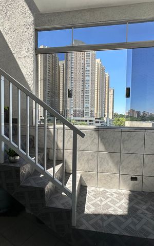 Casa à venda com 342m², 3 quartos e 4 vagas Casa à venda com 342m², 3 quartos e 4 vagasEscada dos fundos