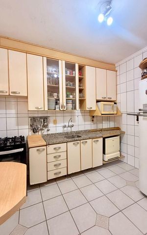 Casa de condomínio à venda com 257m², 4 quartos e 2 vagas Casa de condomínio à venda com 257m², 4 quartos e 2 vagasCozinha
