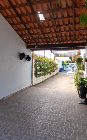 Casa à venda com 360m², 3 quartos e 4 vagas Casa à venda com 360m², 3 quartos e 4 vagasÁrea externa