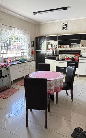 Casa para alugar com 400m², 4 quartos e 6 vagas