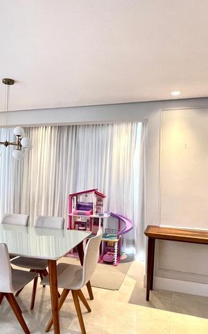 Apartamento à venda com 340m², 4 quartos e 3 vagas Apartamento à venda com 340m², 4 quartos e 3 vagasSala