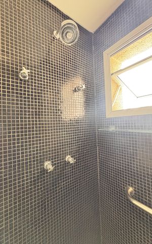 Apartamento à venda com 75m², 1 quarto e 2 vagas Apartamento à venda com 75m², 1 quarto e 2 vagasSuíte