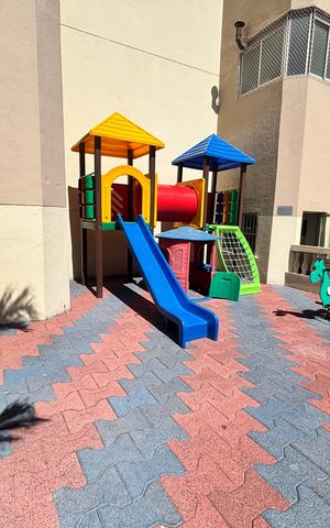 Apartamento à venda com 68m², 3 quartos e 2 vagasÁrea comum - Playground