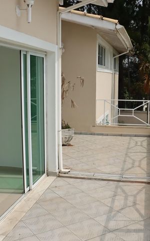 Casa de condomínio para alugar com 517m², 5 quartos e 4 vagasVaranda da Suíte 3
