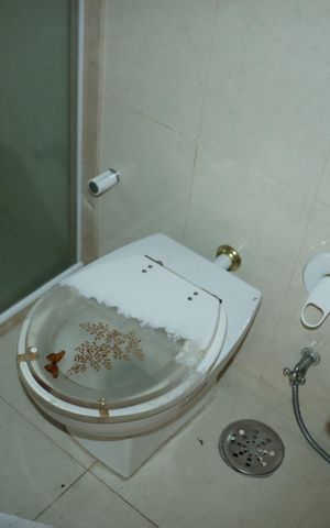 Casa de condomínio para alugar com 517m², 5 quartos e 4 vagasBanheiro da Suíte