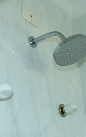 Casa de condomínio para alugar com 517m², 5 quartos e 4 vagasBanheiro social