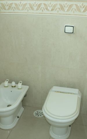 Casa de condomínio para alugar com 517m², 5 quartos e 4 vagasBanheiro da Suíte 3