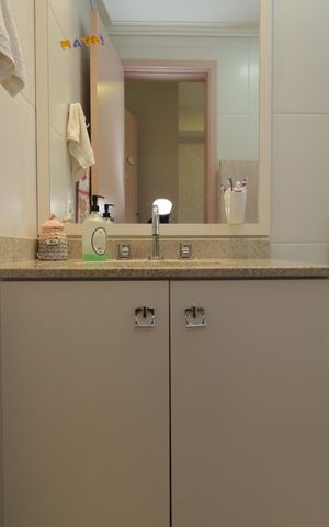 Apartamento à venda com 76m², 2 quartos e 1 vagaBanheiro da Suíte 1
