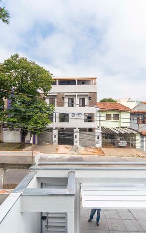 Casa à venda com 150m², 3 quartos e 4 vagas Casa à venda com 150m², 3 quartos e 4 vagasVista da Varanda da Sala