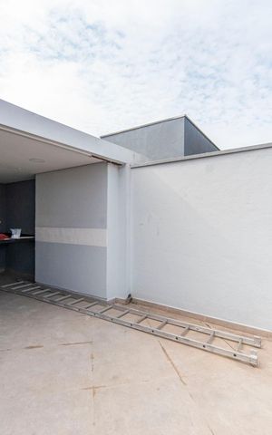 Casa à venda com 150m², 3 quartos e 4 vagas Casa à venda com 150m², 3 quartos e 4 vagasVaranda da Jacuzzi