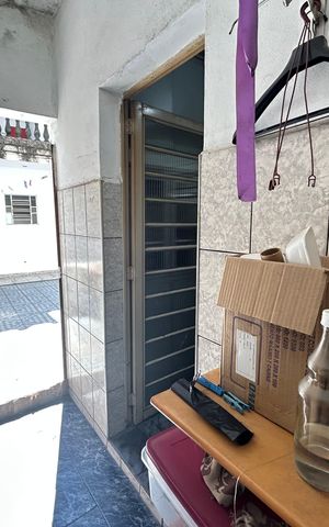 Casa à venda com 450m², 6 quartos e 4 vagas Casa à venda com 450m², 6 quartos e 4 vagasÁrea de Serviço
