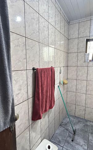 Casa à venda com 450m², 6 quartos e 4 vagas Casa à venda com 450m², 6 quartos e 4 vagasBanheiro 4
