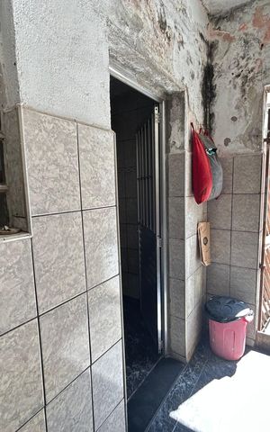 Casa à venda com 450m², 6 quartos e 4 vagas Casa à venda com 450m², 6 quartos e 4 vagasÁrea de Serviço