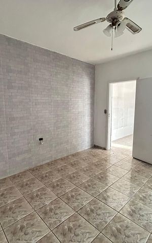 Casa à venda com 450m², 6 quartos e 4 vagas Casa à venda com 450m², 6 quartos e 4 vagasSala 2