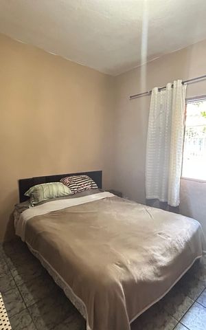 Casa à venda com 450m², 6 quartos e 4 vagas Casa à venda com 450m², 6 quartos e 4 vagasQuarto 2