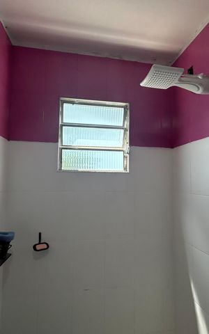Casa à venda com 450m², 6 quartos e 4 vagas Casa à venda com 450m², 6 quartos e 4 vagasBanheiro 1