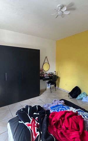 Casa à venda com 450m², 6 quartos e 4 vagas Casa à venda com 450m², 6 quartos e 4 vagasQuarto 1