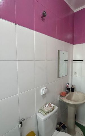 Casa à venda com 450m², 6 quartos e 4 vagas Casa à venda com 450m², 6 quartos e 4 vagasBanheiro 1