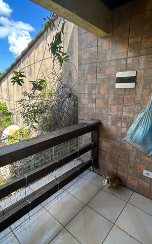 Casa à venda com 450m², 6 quartos e 4 vagas Casa à venda com 450m², 6 quartos e 4 vagasVaranda da Sala
