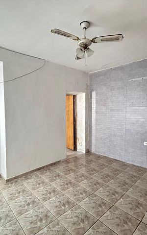 Casa à venda com 450m², 6 quartos e 4 vagas Casa à venda com 450m², 6 quartos e 4 vagasSala 2