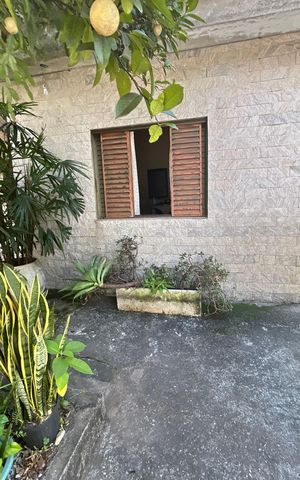 Casa à venda com 450m², 6 quartos e 4 vagas Casa à venda com 450m², 6 quartos e 4 vagasGaragem