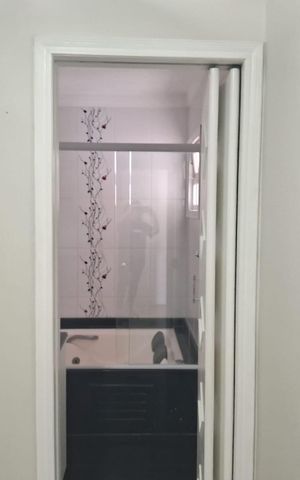 Casa à venda com 200m², 4 quartos e 2 vagas Casa à venda com 200m², 4 quartos e 2 vagasBanheiro