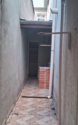 Casa à venda com 200m², 4 quartos e 2 vagas Casa à venda com 200m², 4 quartos e 2 vagasÁrea externa