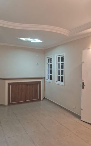 Casa à venda com 200m², 4 quartos e 2 vagas Casa à venda com 200m², 4 quartos e 2 vagasSala